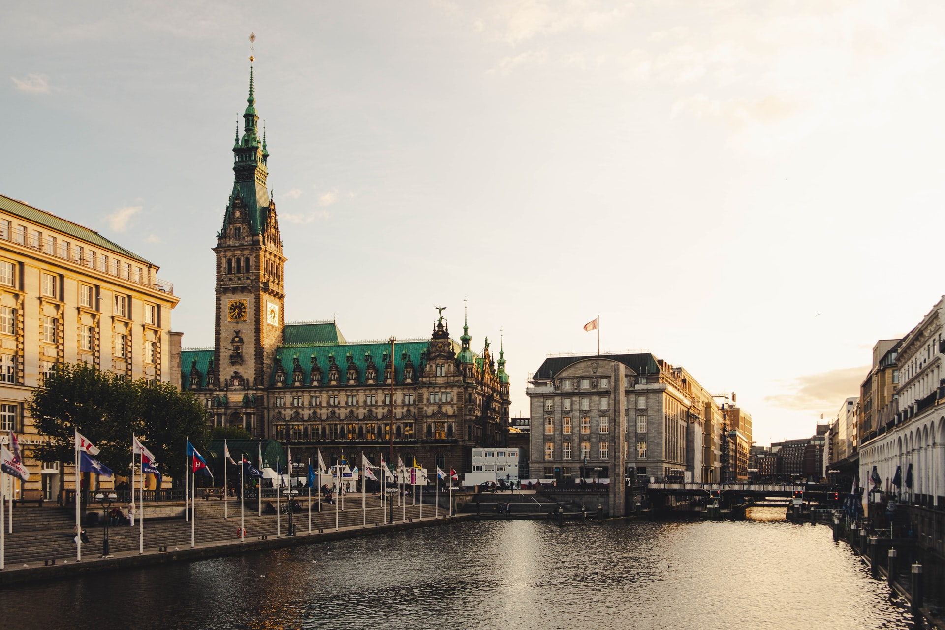 Hamburg, Germany_moritz_kindler_unsplash_1920x1280